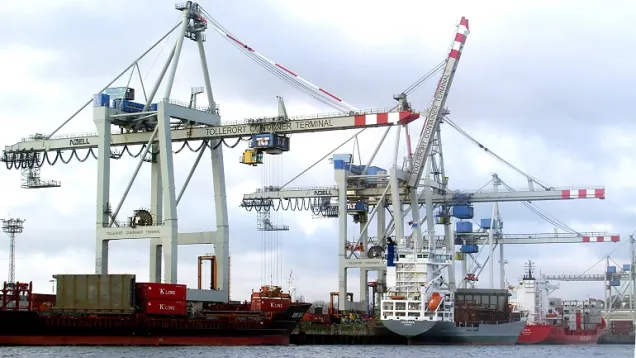 Hamburg_Hafen_Containerterminal.jpg