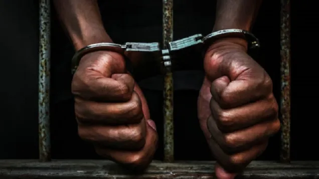 handcuff-hands_0.jpg