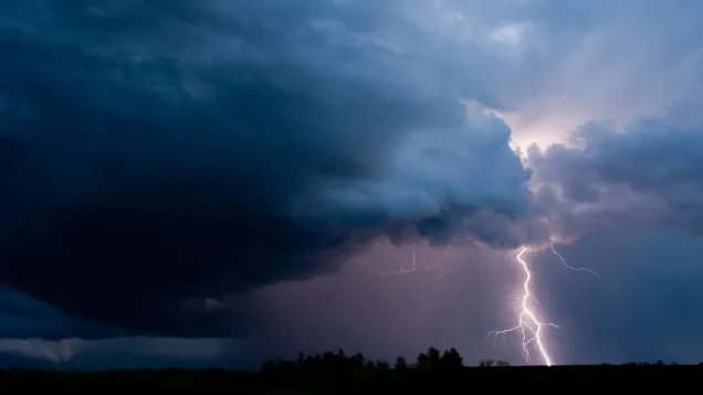 thunderstorm-flipped__FocusFillWzQyODgsMjcwMCwieSIsNzRd.jpg