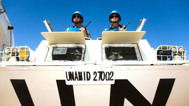 unamid_20100217_-_albert_gonzalez_farran_-_jsrvisitnyala_42.jpg
